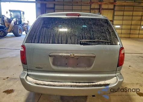 2004 Chrysler Town & Country Touring z USA, uszkodzony, nr VIN 2C4GP54L04R603473